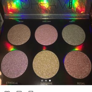 Too faced canary and dream glow kit highlighter